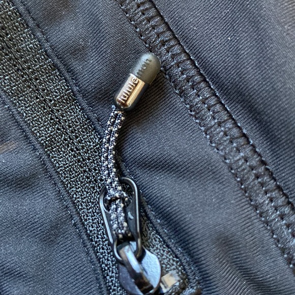 Lululemon Crop pants 4 - Picture 4 of 4